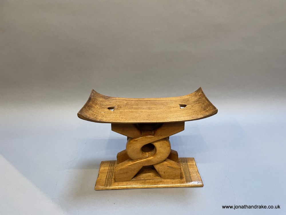 ashanti stool  View III