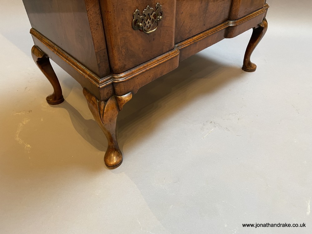 Georgian Revival small chest of drawers View V