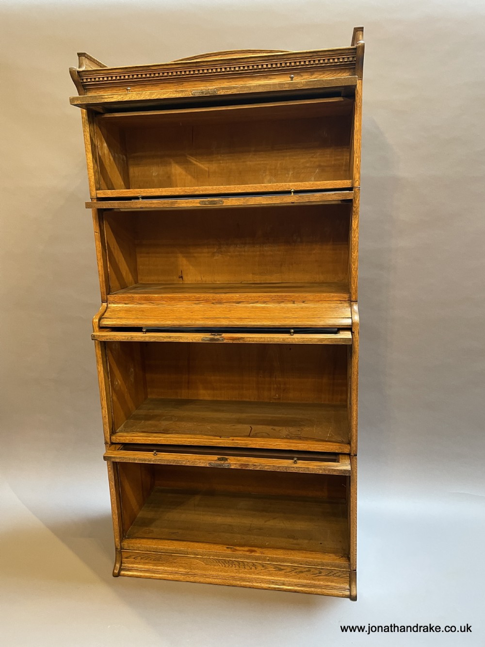 Globe Wernicke type bookcase ,by Lebus View VI