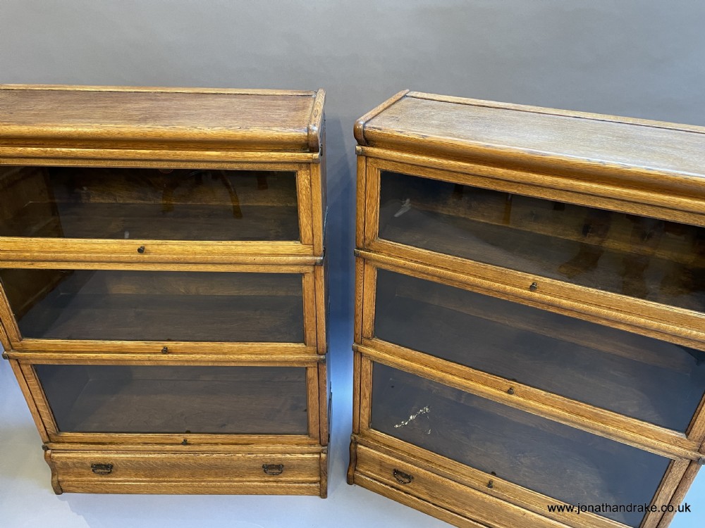 Pair Globe Wernicke oak bookcases View XV