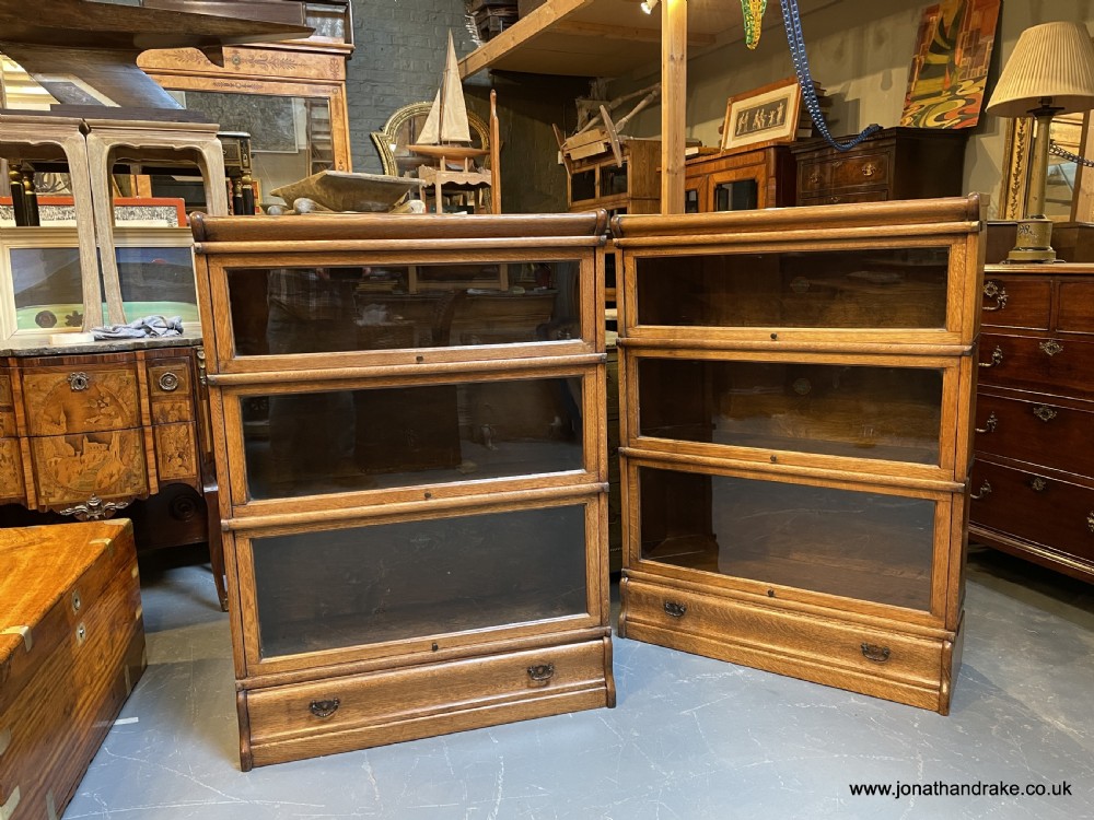 Pair Globe Wernicke oak bookcases View XVI