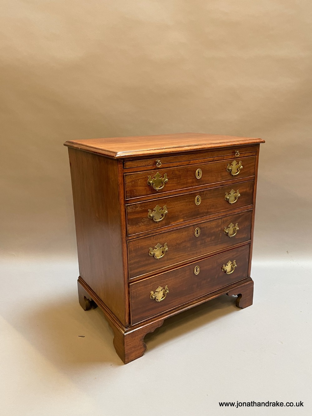 George III small chest of drawers View IV