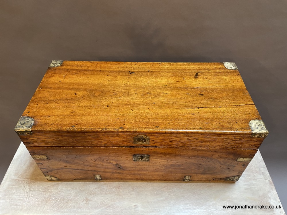 Camphor campaign travel chest View IV