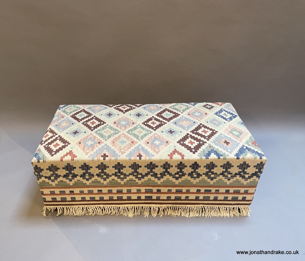 ottoman chest seat View VI