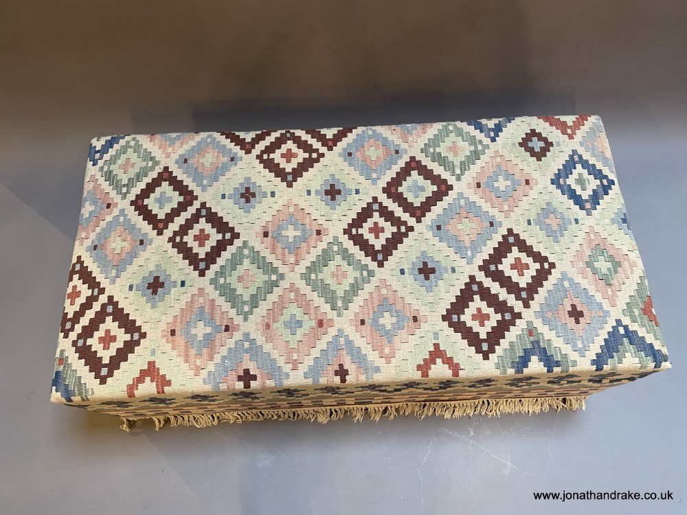 ottoman chest seat View VII