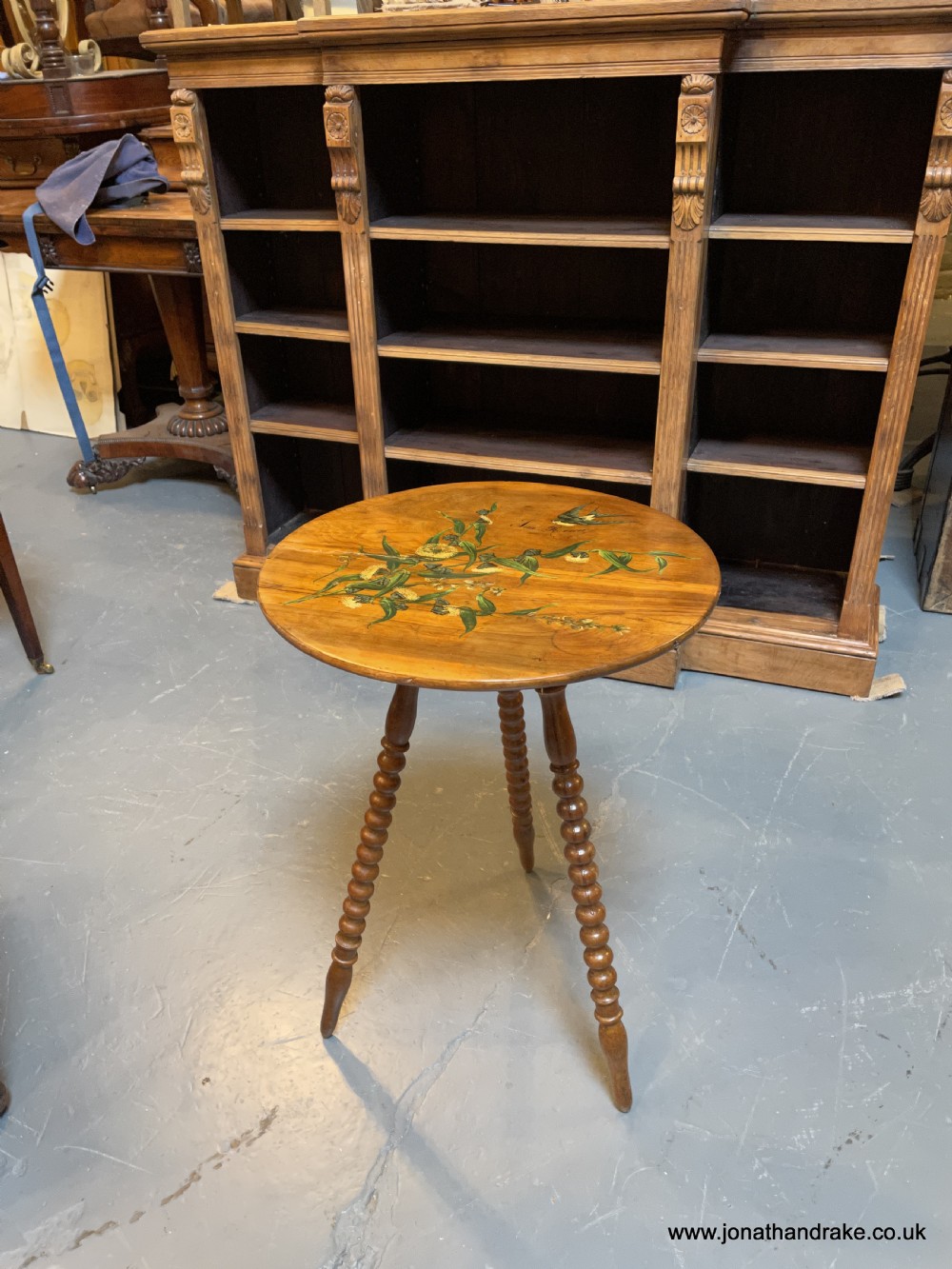 painted italian lamp table View VI