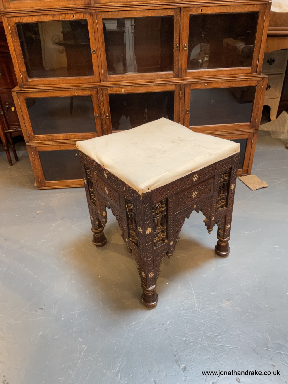 Moorish stool View V