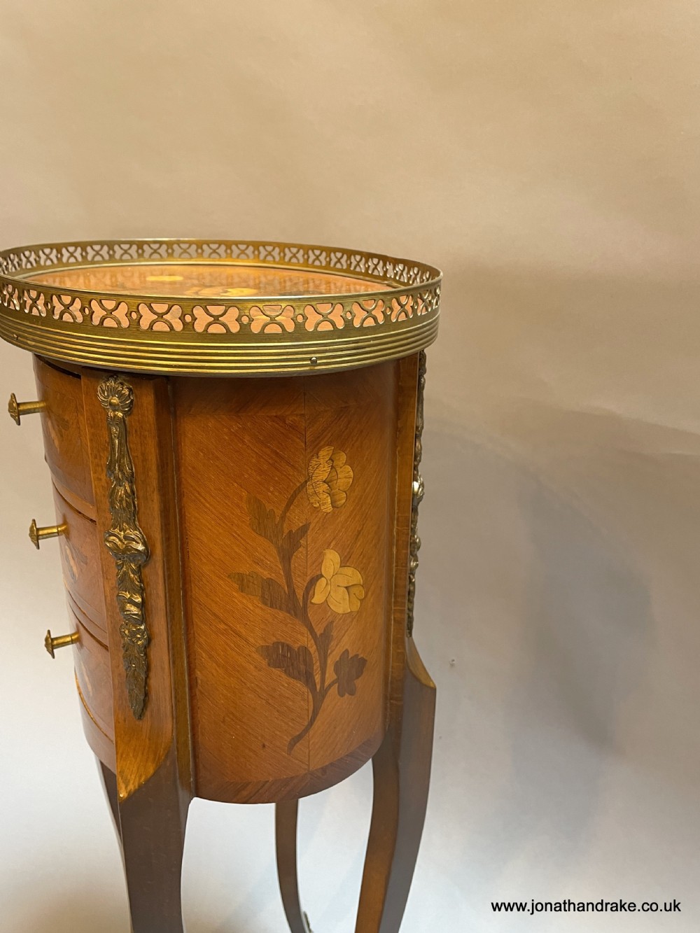 French occasional table View II