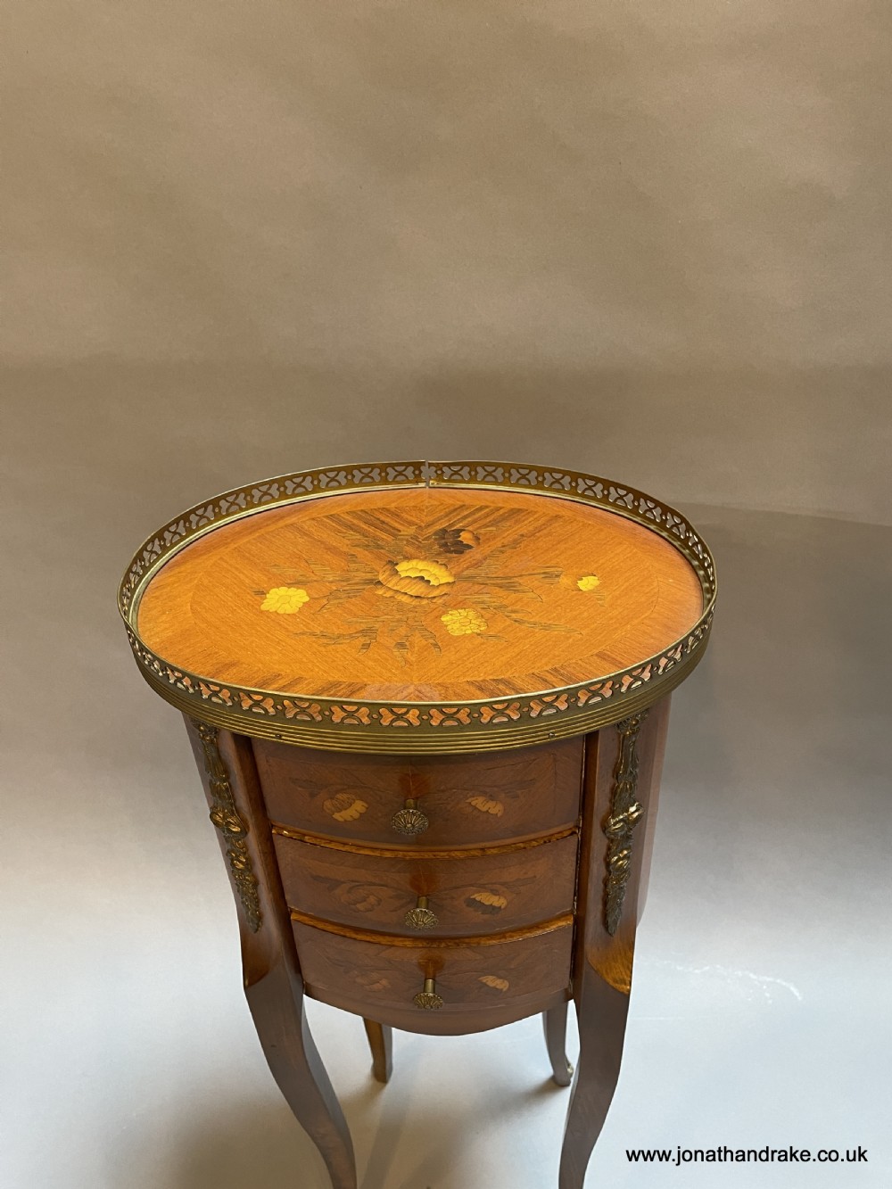 French occasional table View III