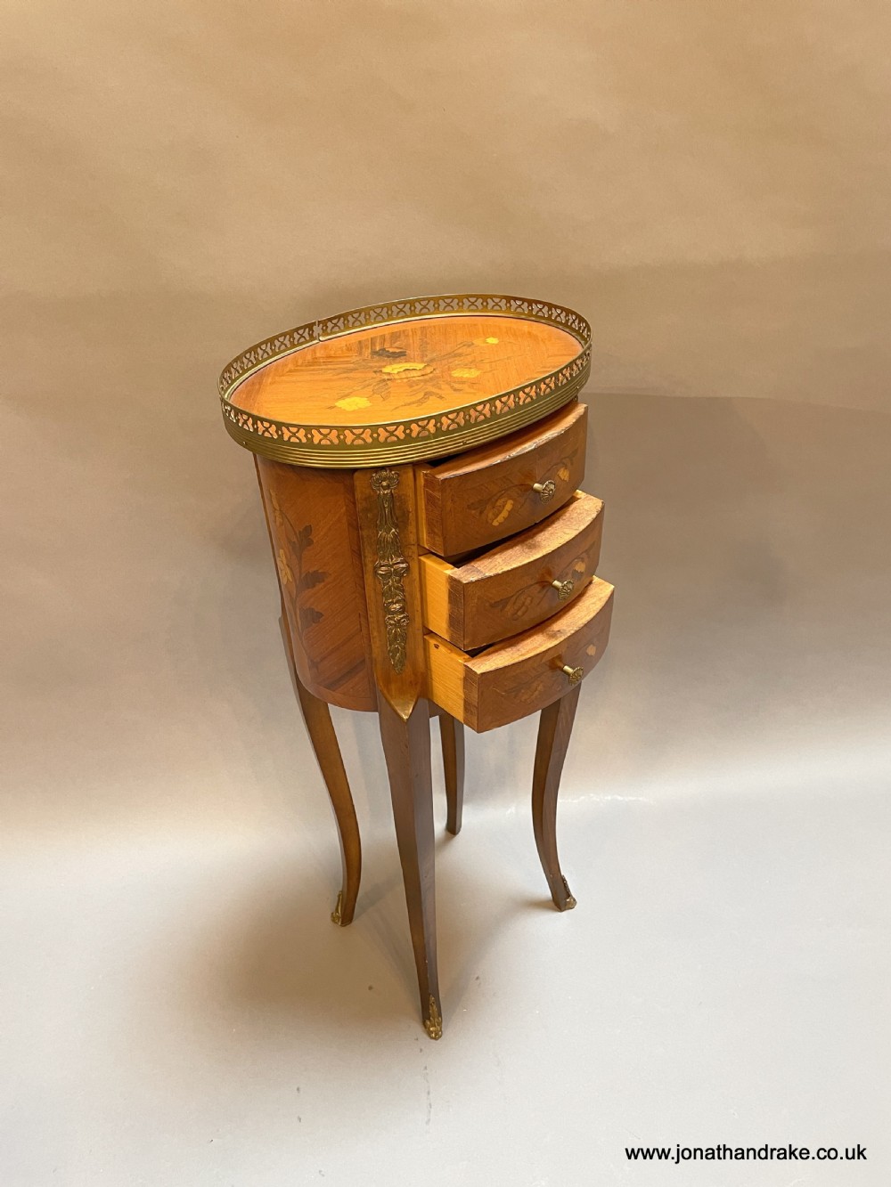 French occasional table View IX
