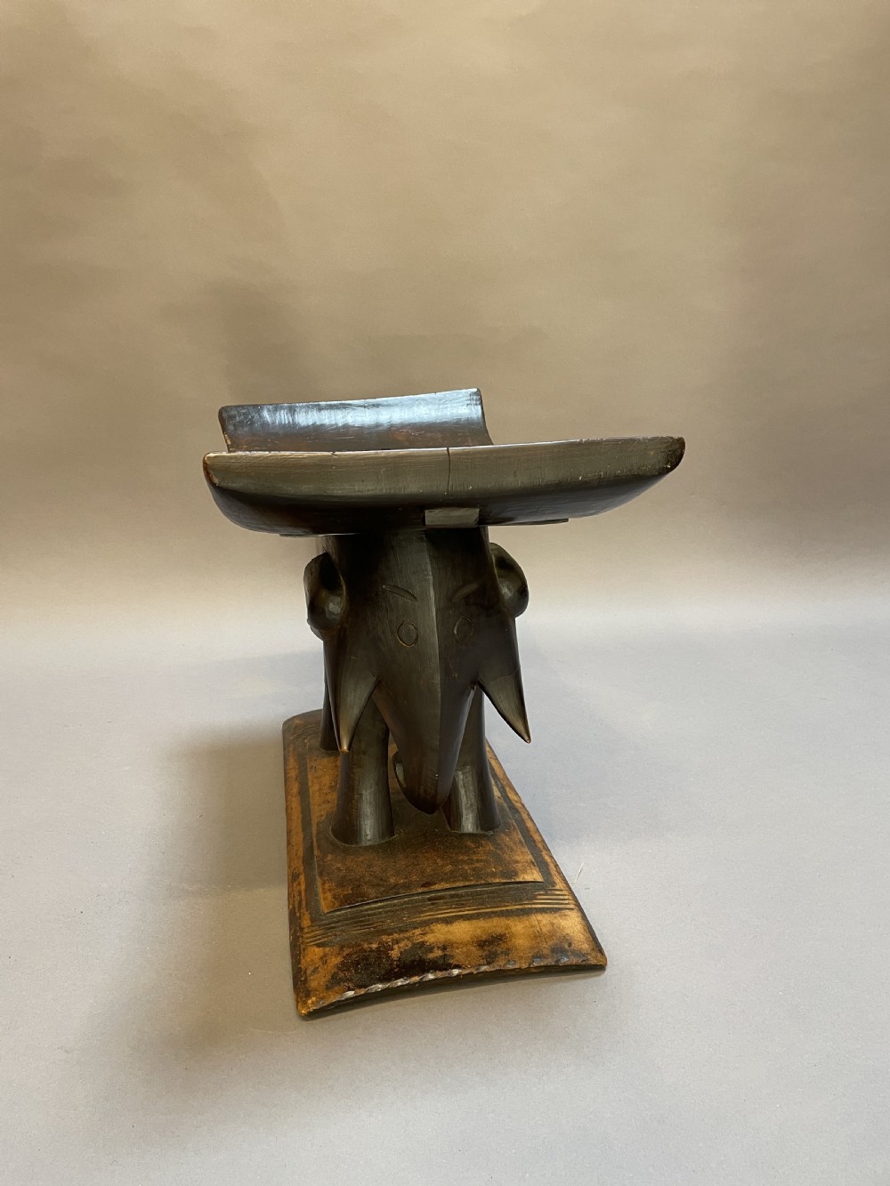 Ashanti elephant stool View IV