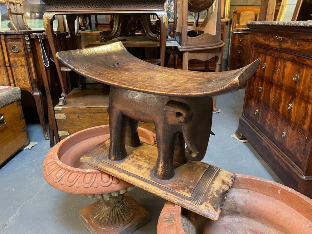 Ashanti elephant stool View VII