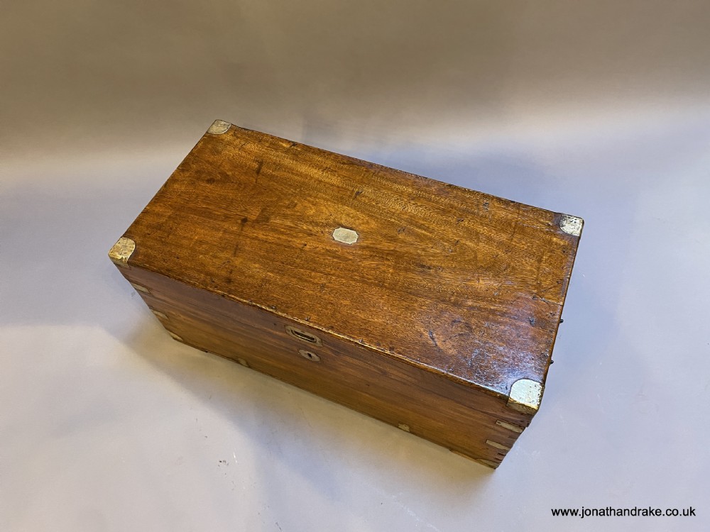 Camphor campaign trunk View II