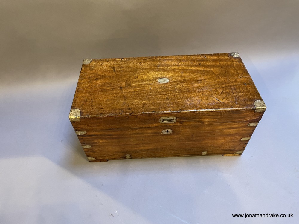 Camphor campaign trunk View IV