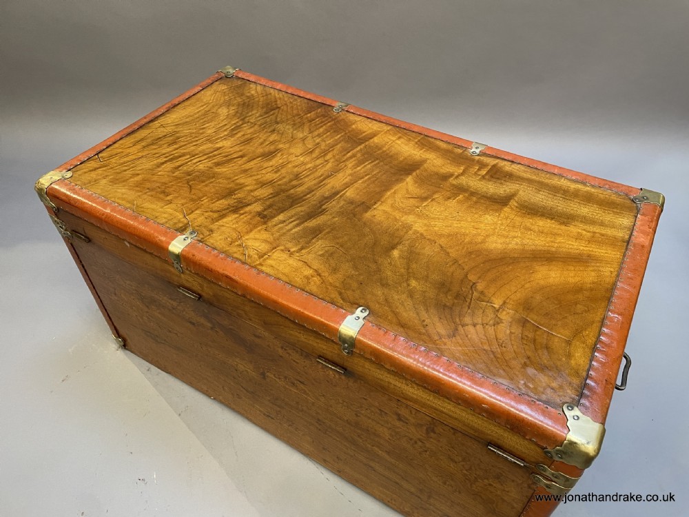Unusual camphor campaign trunk View XII