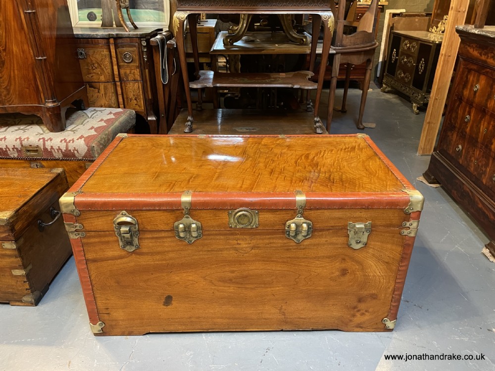 Unusual camphor campaign trunk View XIV