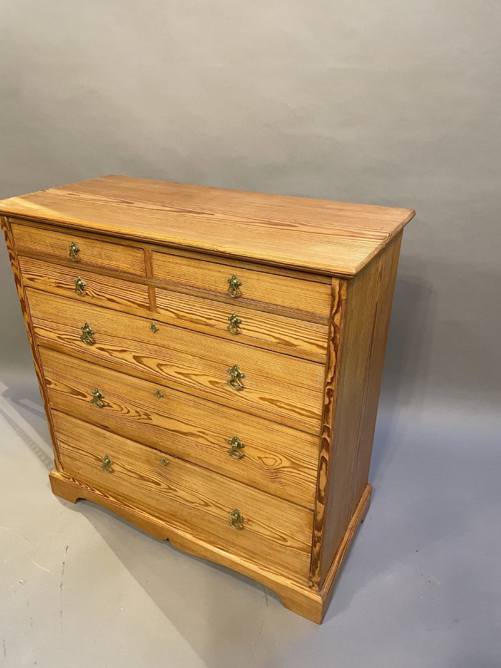 arts and crafts Oregon pine chest of drawers View III