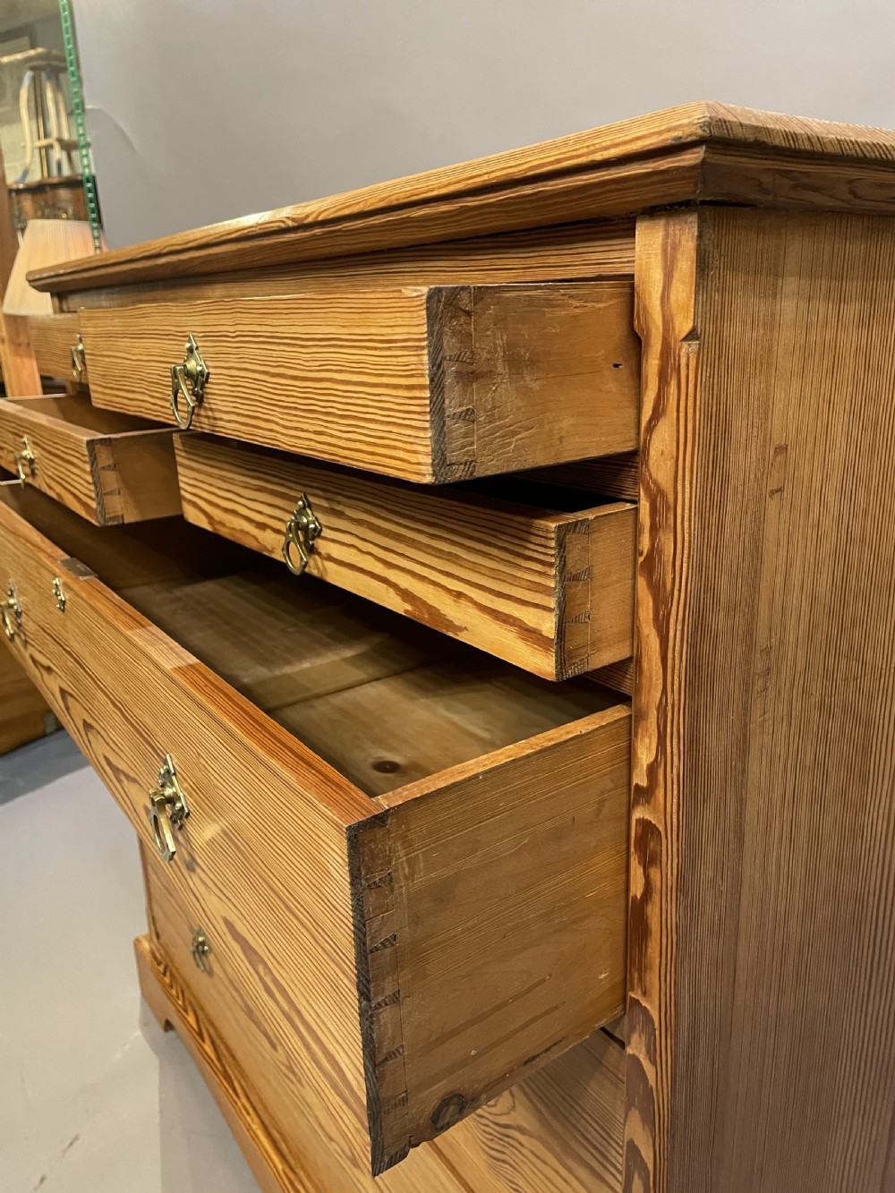 arts and crafts Oregon pine chest of drawers View VI