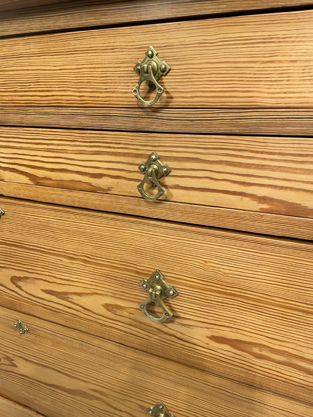 arts and crafts Oregon pine chest of drawers View VII