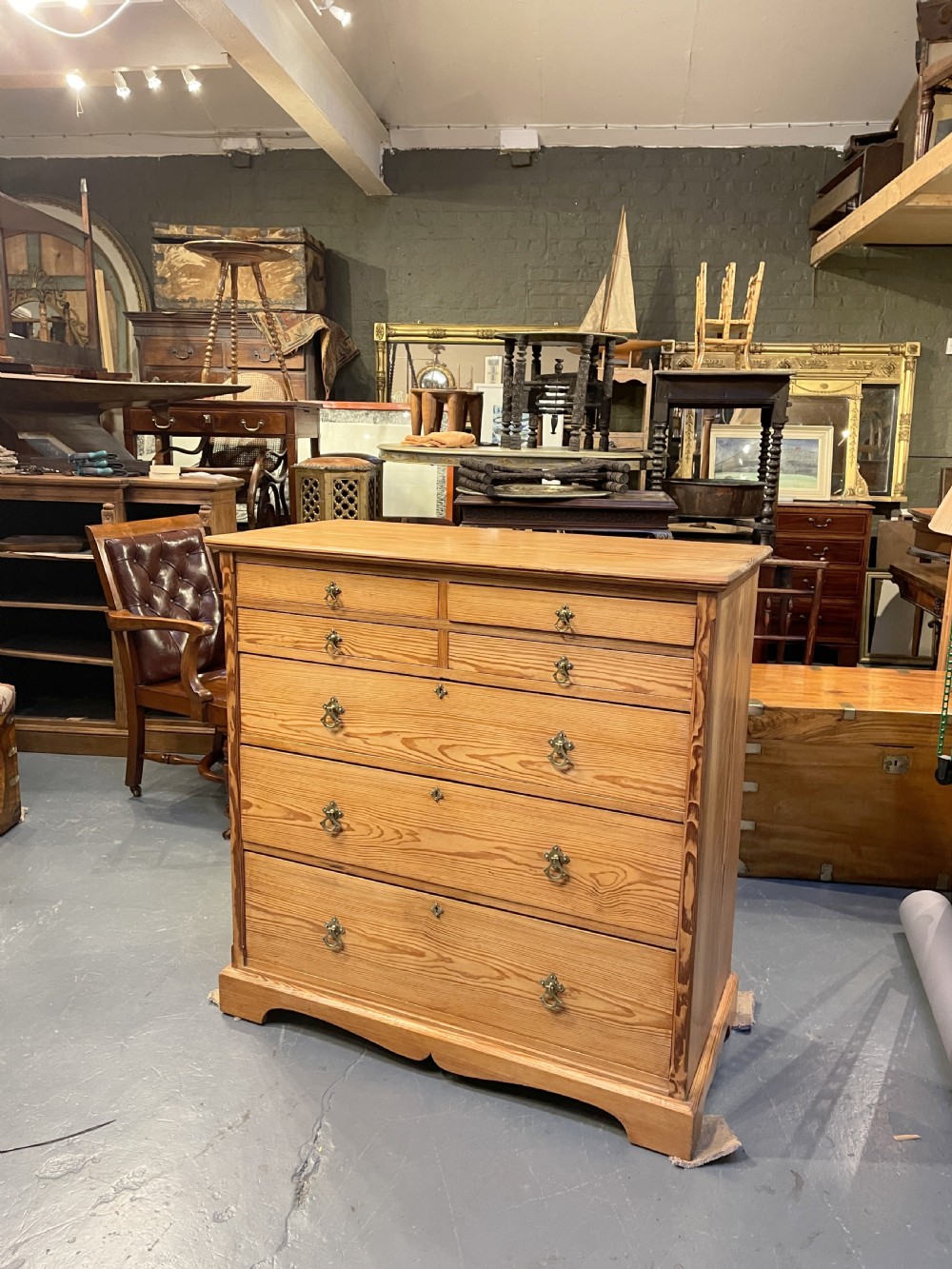 arts and crafts Oregon pine chest of drawers View XII