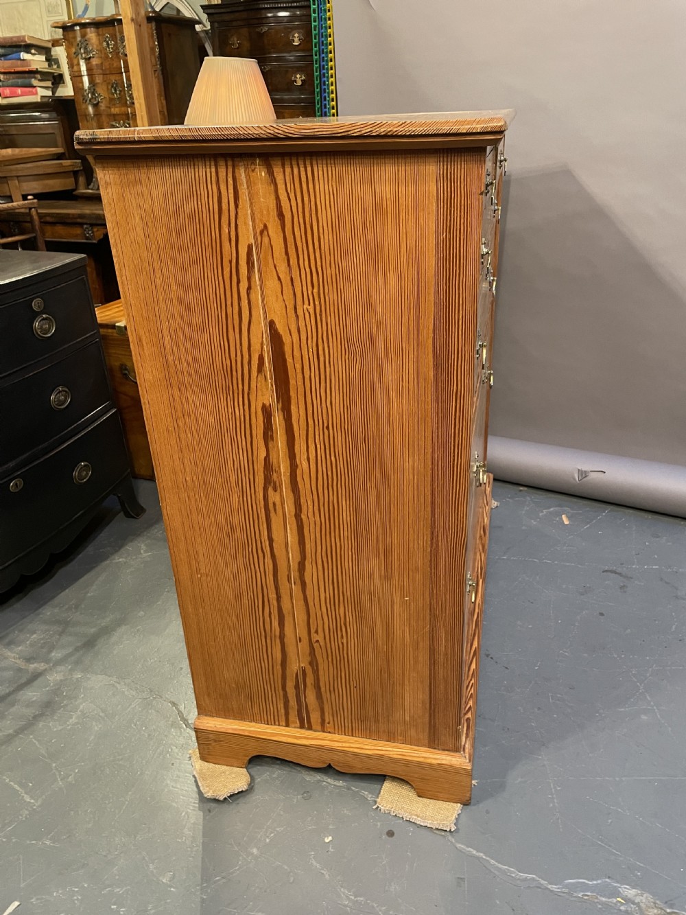 arts and crafts Oregon pine chest of drawers View XIV