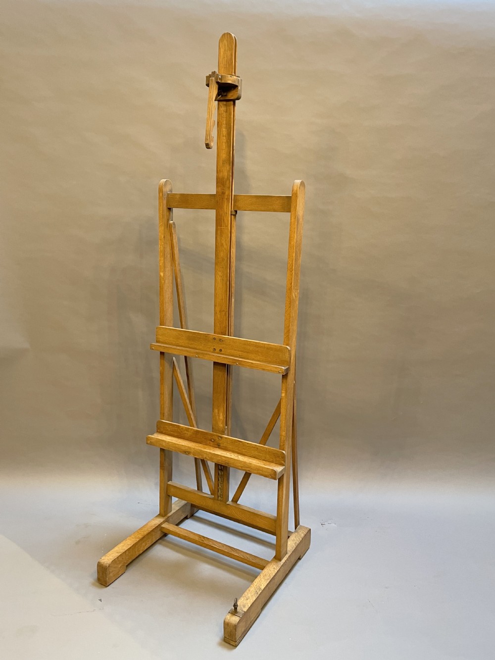 Early C20th artists easel View II
