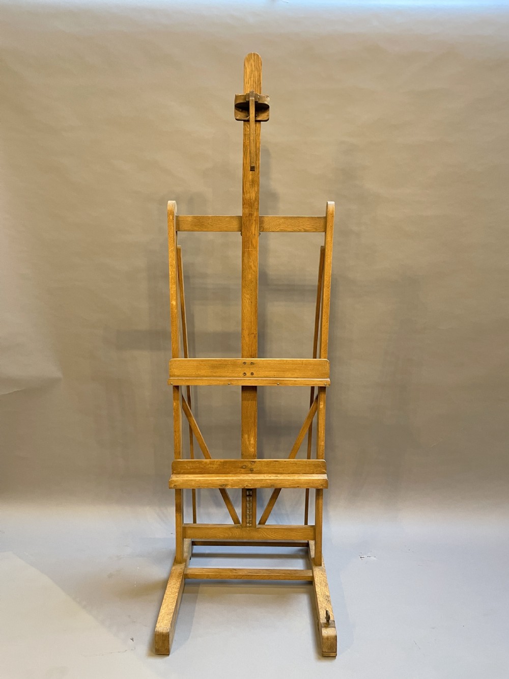 Early C20th artists easel View X