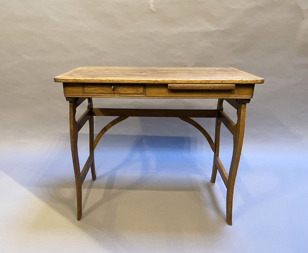 globe wernicke side table View V