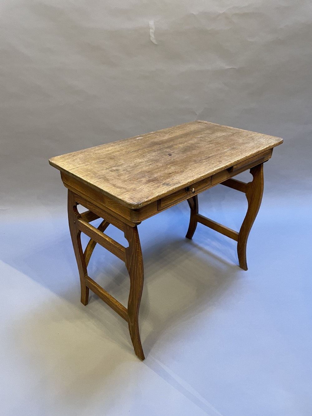 globe wernicke side table View IX
