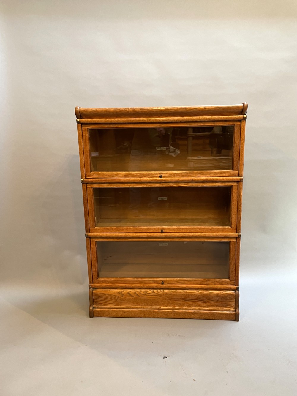 Globe Wernicke Oak Bookcase 125 View V