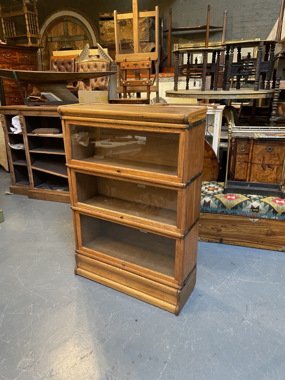 Globe Wernicke Oak Bookcase 125 View VII
