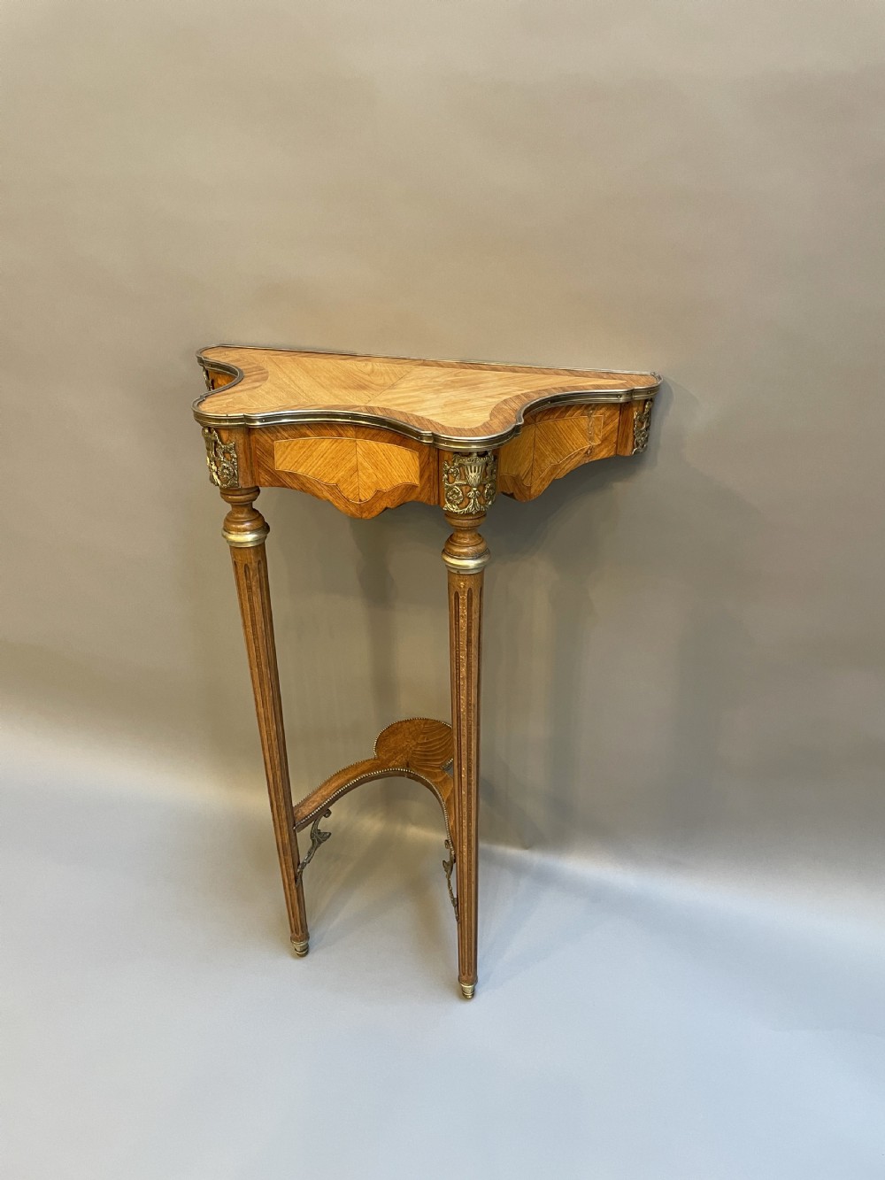 French pier table