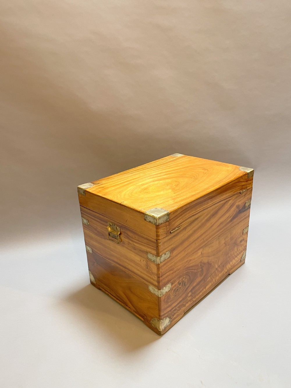 C19th Camphor Campaign Trunk View VI