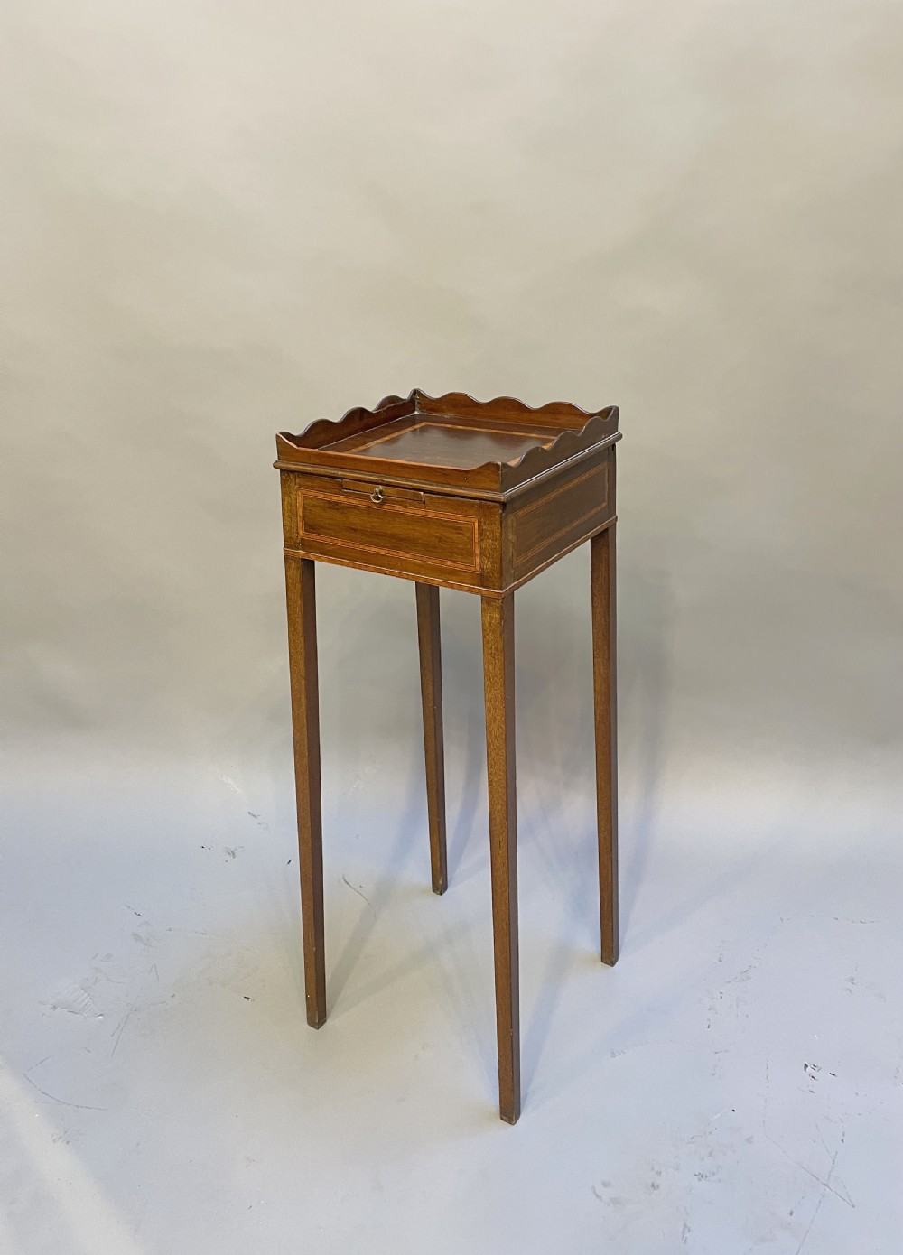 Edwardian mahogany lamp table