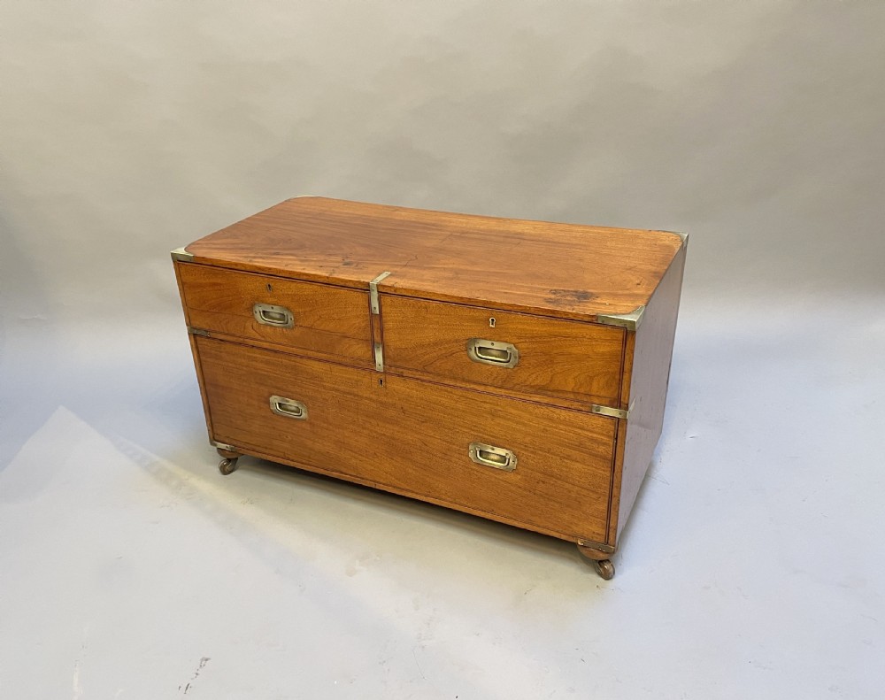 Campaign chest of drawers