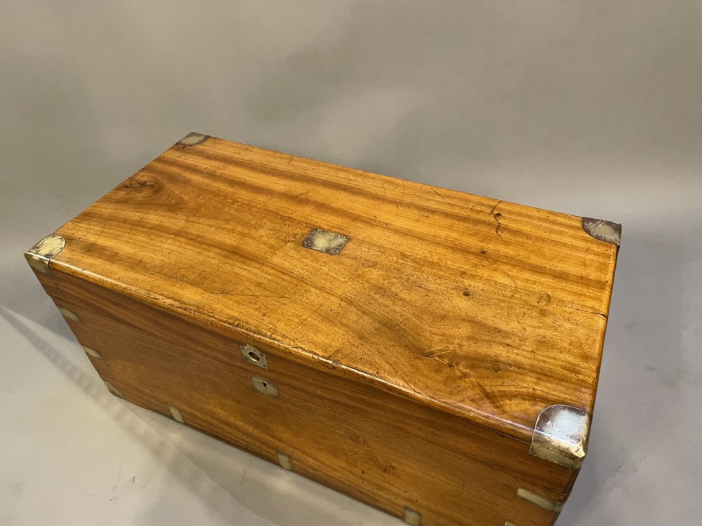 camphor campaign trunk chest View II