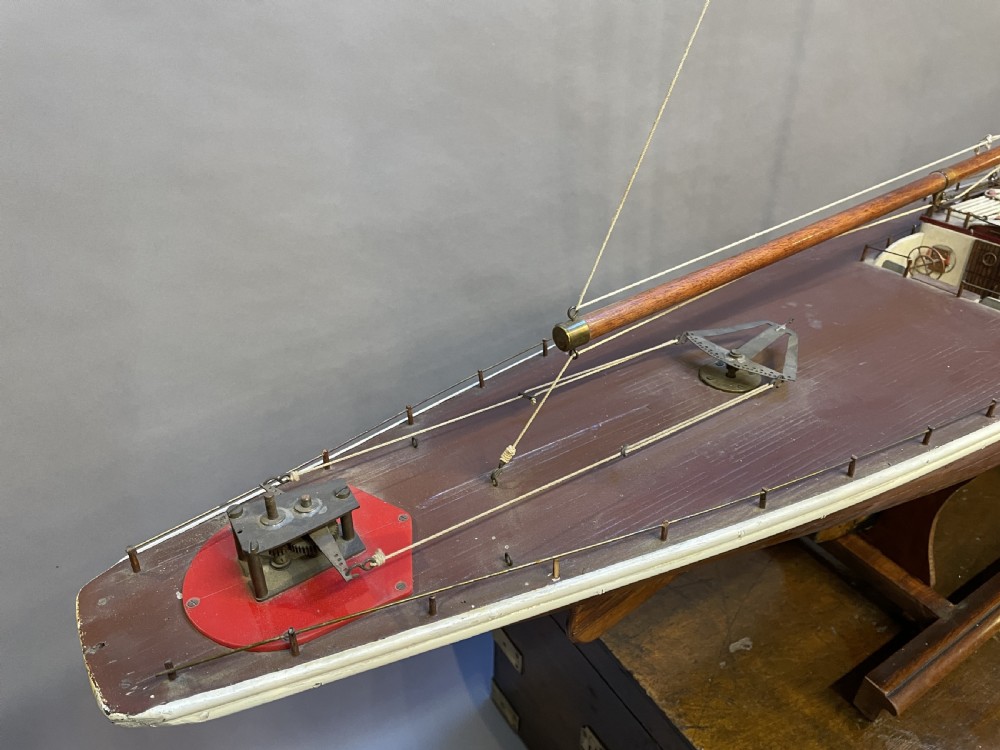 large vintage pond yacht View IV