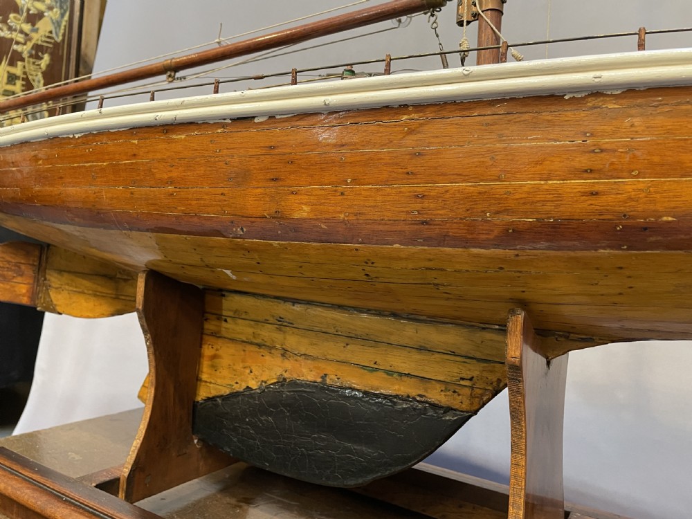 large vintage pond yacht View VI