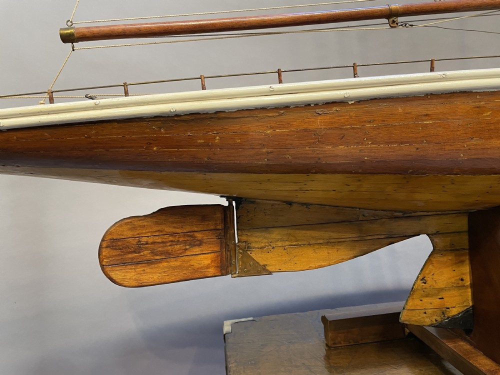 large vintage pond yacht View VII