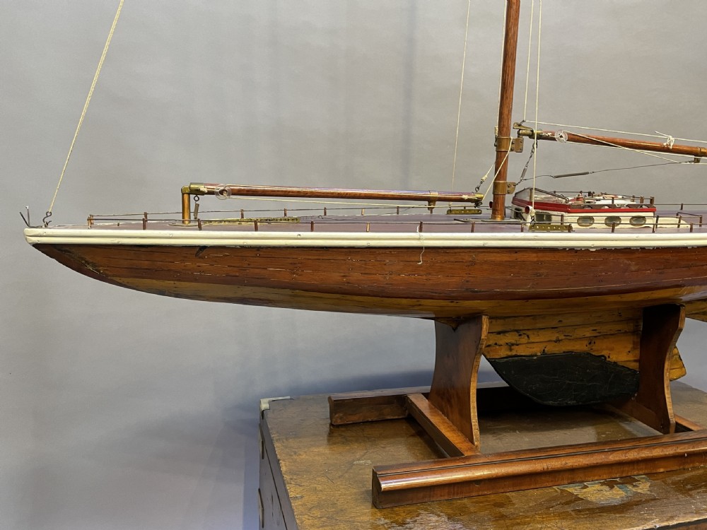 large vintage pond yacht View VIII