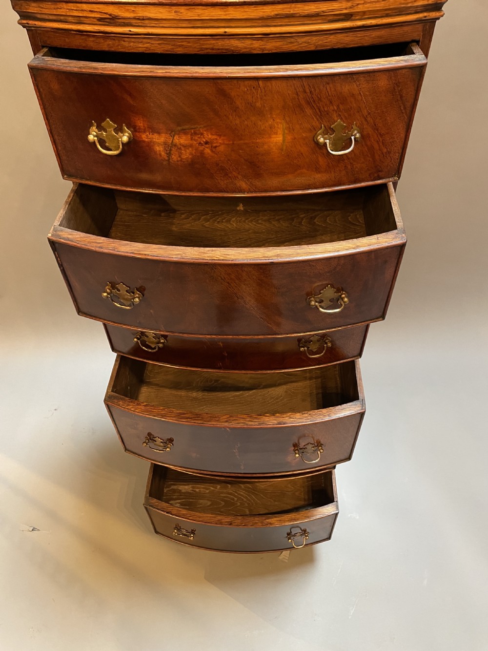 Mahogany Pillar Chest Of Drawers View VI