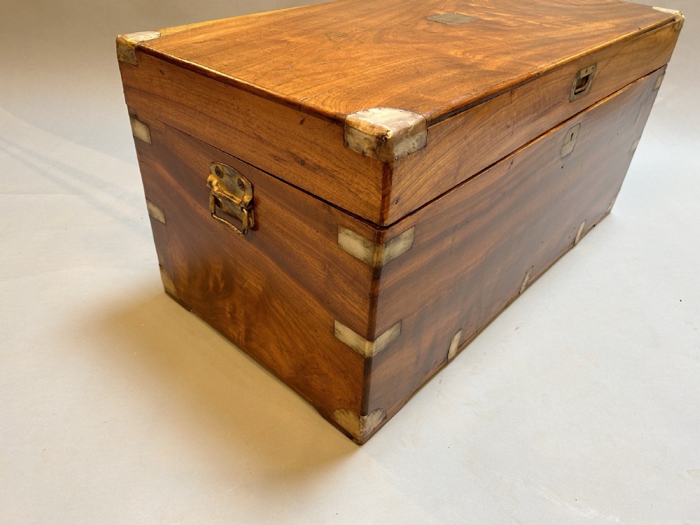 Camphor campaign trunk  View V