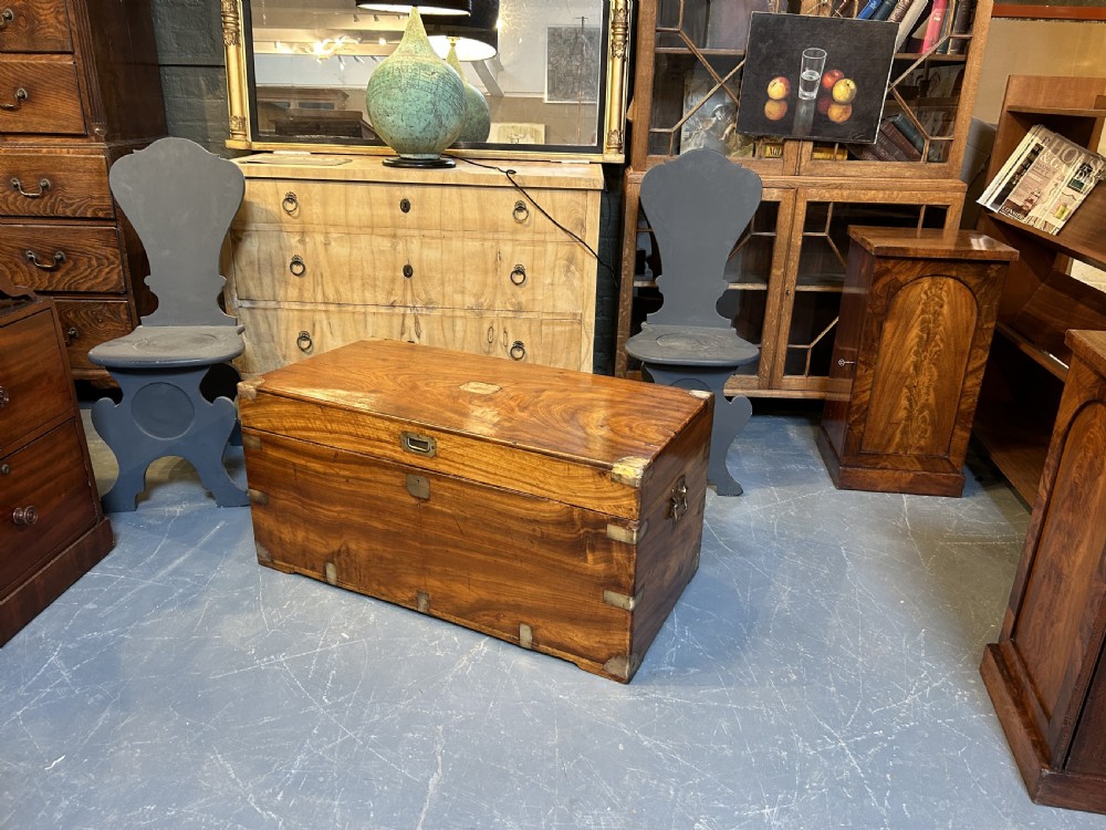 Camphor campaign trunk  View VII