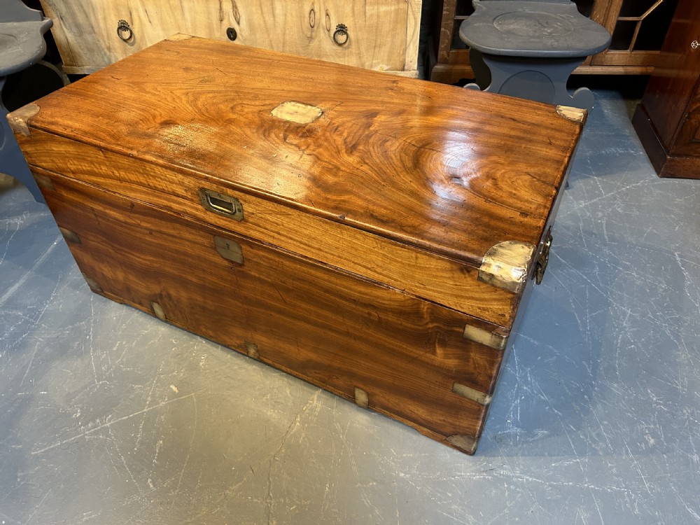 Camphor campaign trunk  View VIII