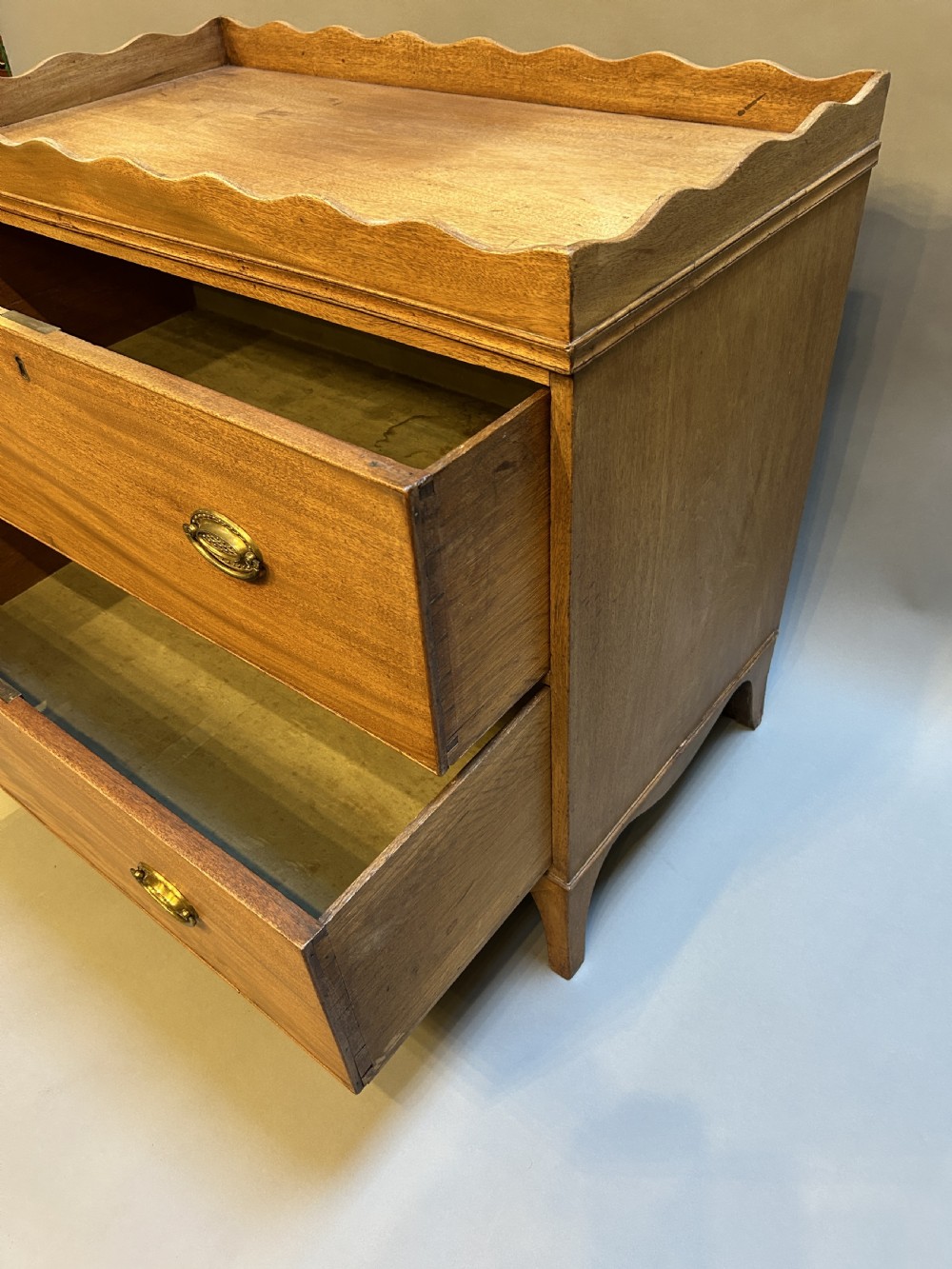 George III Small Tray Top Chest Of Drawers View VI