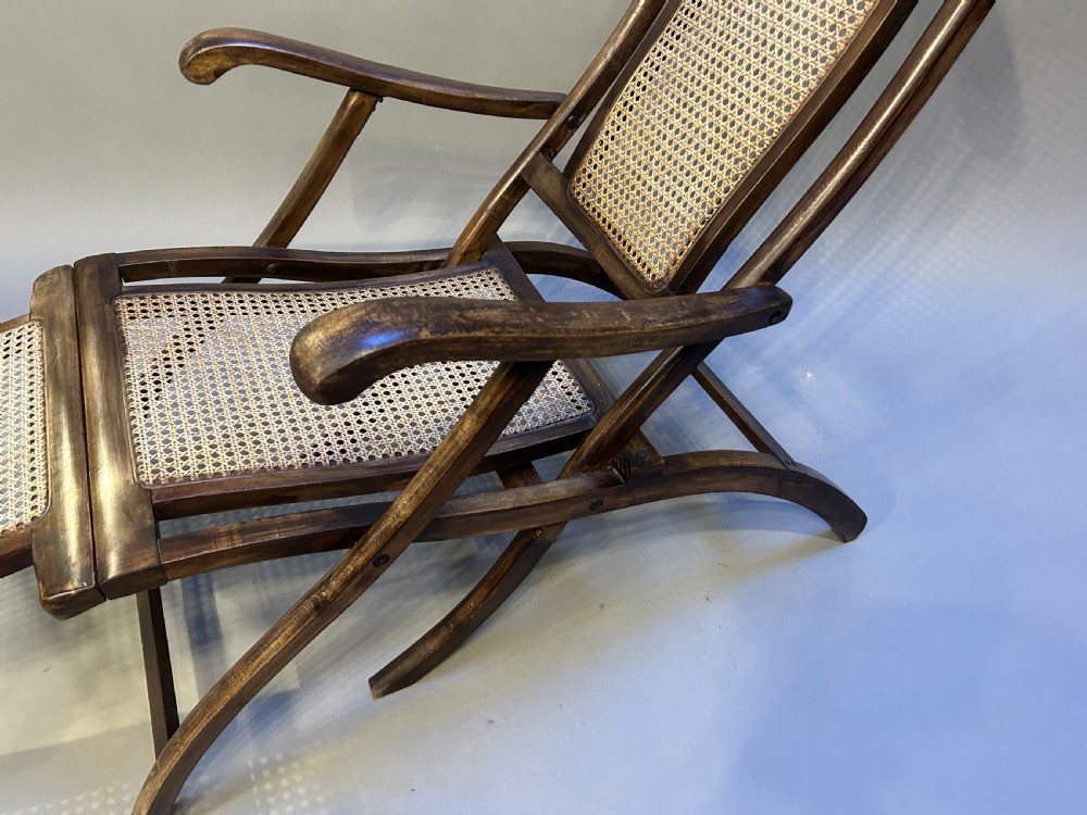 folding steamer deck chair View II