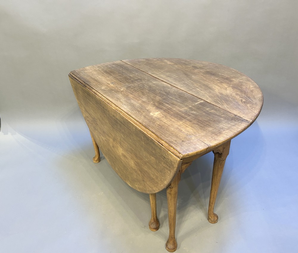 Georgian drop-leaf dining table View II