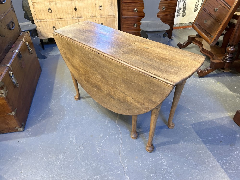 Georgian drop-leaf dining table View III