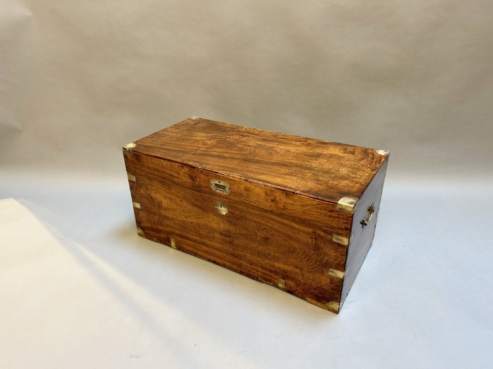 Campaign camphor trunk chest