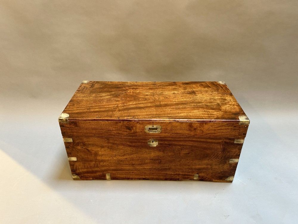 Campaign camphor trunk chest View V